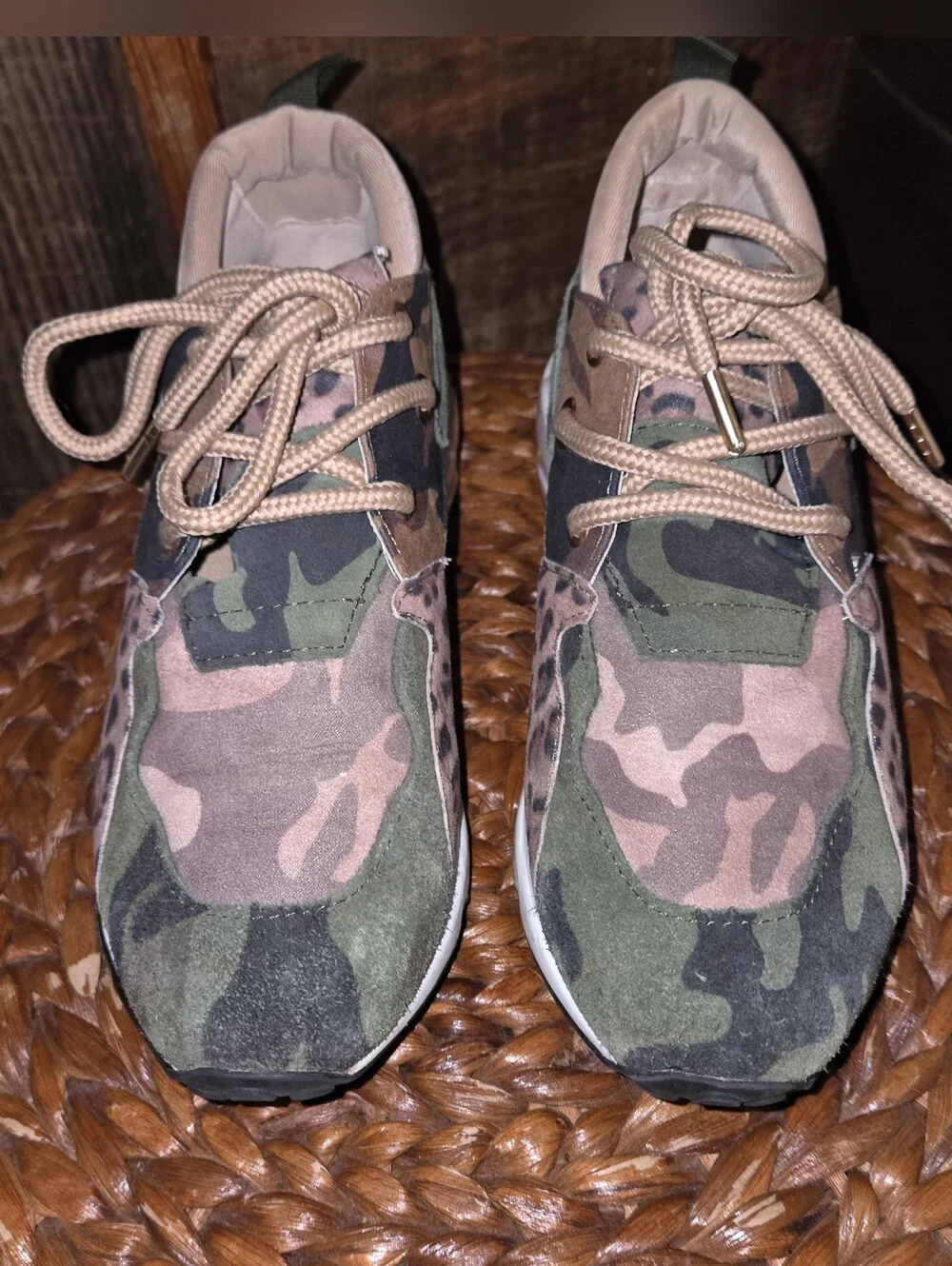 EUC Steve Madden Sz 7 Cliff Camo Leopard Print Sneakers in Olive Green